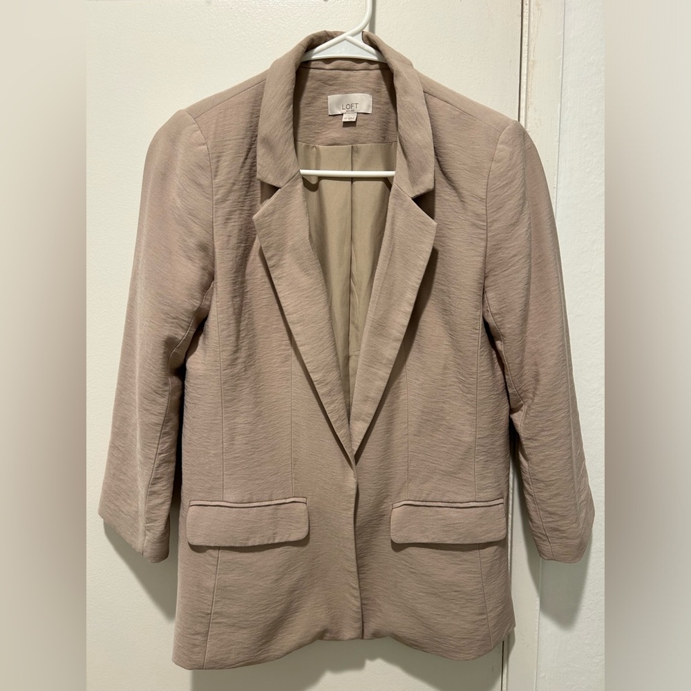 LOFT Long Modern Blazer - Tan/cream color, size 0 petite